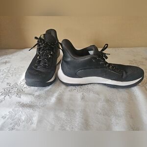 Under Armour Curry Runners Men's Sz 10.5  Black  White Gold Basketball